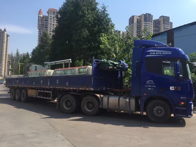 电梯板不锈钢蚀刻机发货，免费蚀刻工艺技术支持