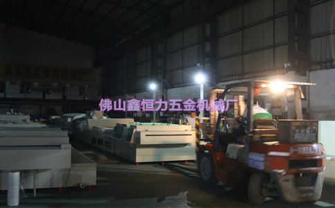 香蕉视频APP官网专利产品，全自动水平电解退黑钛流水线出货