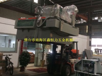 福建客户不锈钢锅片蚀刻机装车发货！