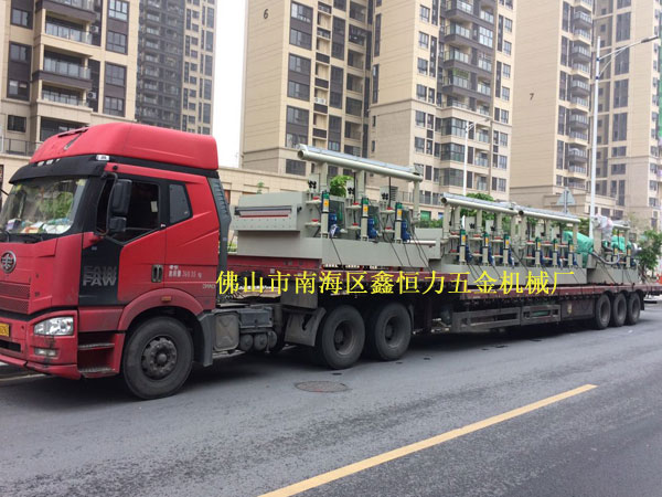 福建客户不锈钢锅片蚀刻机装车发货！